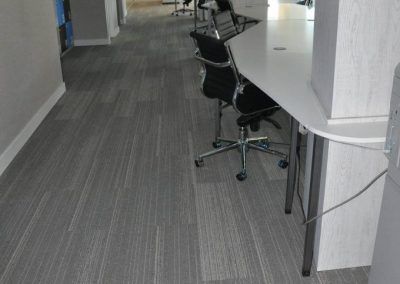 Oficina de Coworking Sinergia» en Málaga | Instalación de suelo por Gala Decoración