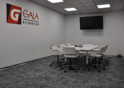 sala de reuniones con moqueta de interface