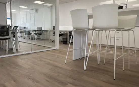 Suelo LVT para oficinas | Gala Decoración